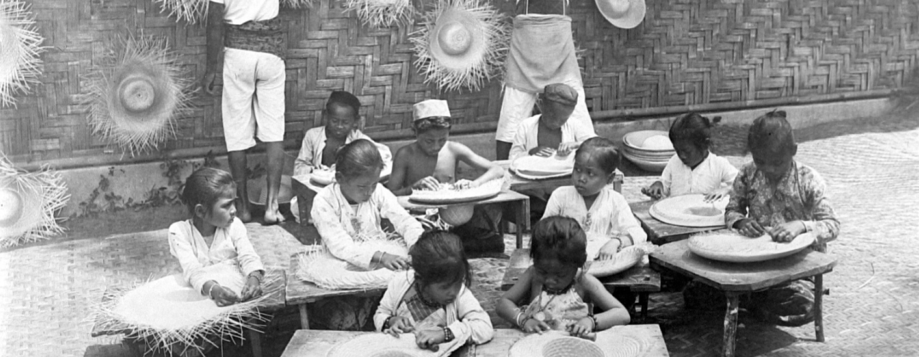 Staged hat making, collection Wereldmuseum